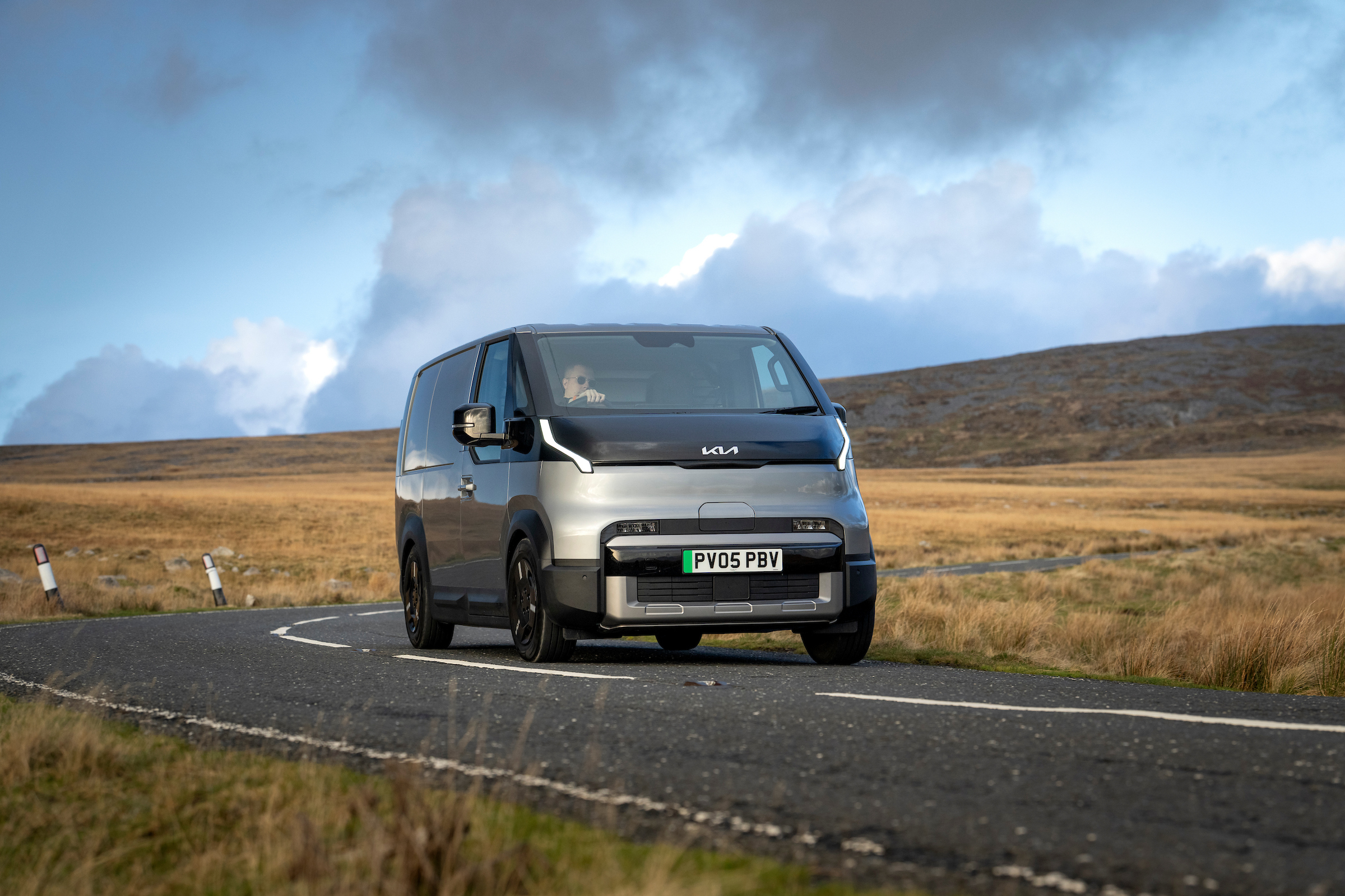 Kia PV5 Cargo L2/H1 ‘Plus’ 71.2kWh 3dr – Steel Grey