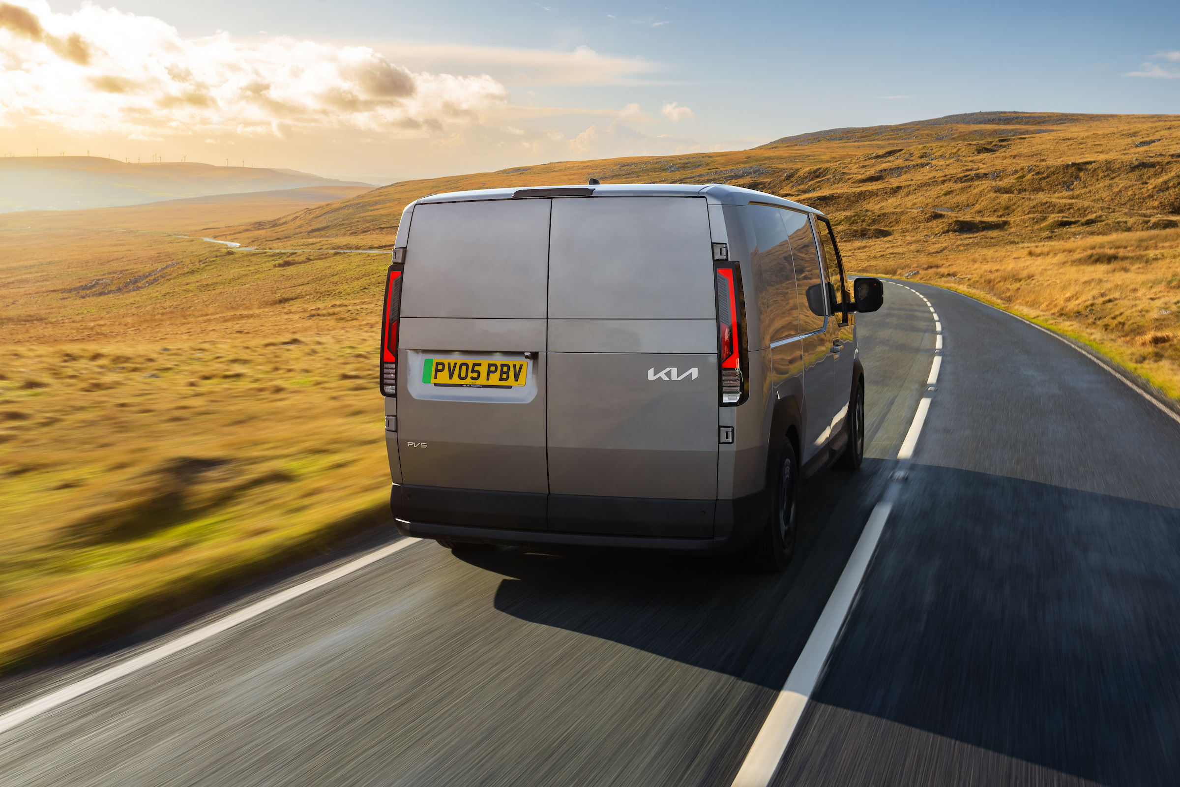 Kia PV5 Cargo L2/H1 ‘Plus’ 71.2kWh 3dr – Steel Grey
