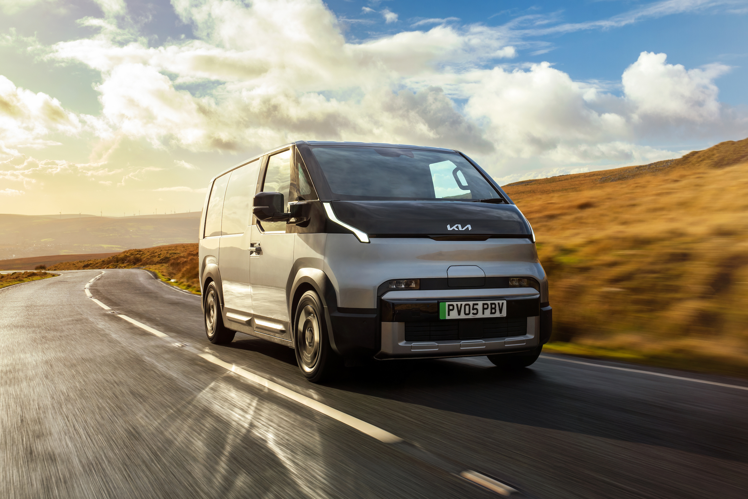 Kia PV5 Cargo L2/H1 ‘Plus’ 71.2kWh 3dr – Steel Grey