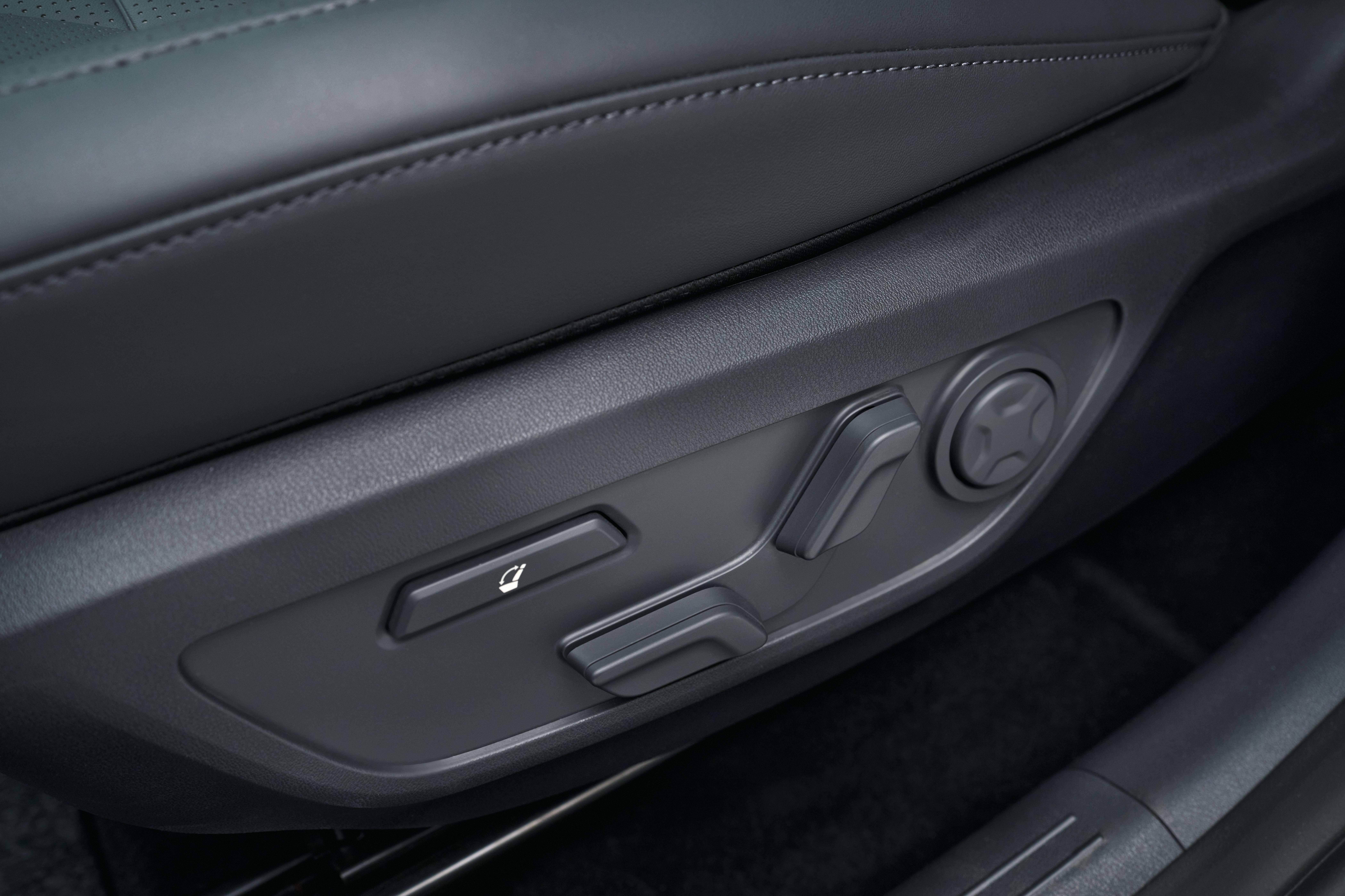 All-new Kia Seltos (ICE - Baseline - EU) - Pale Grey