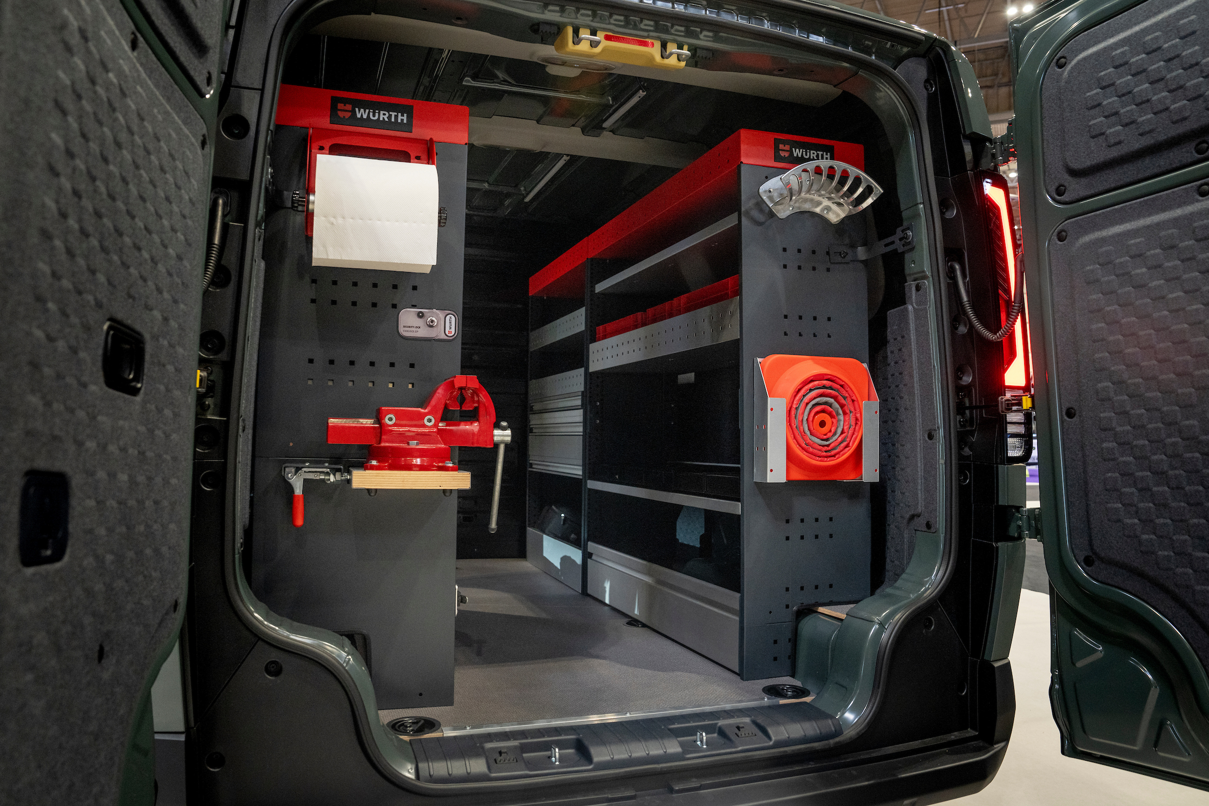 Kia strengthens PBV business at CV Show 2026 with expanded PV5 line-up and approved Kia PBV Conversion Partners