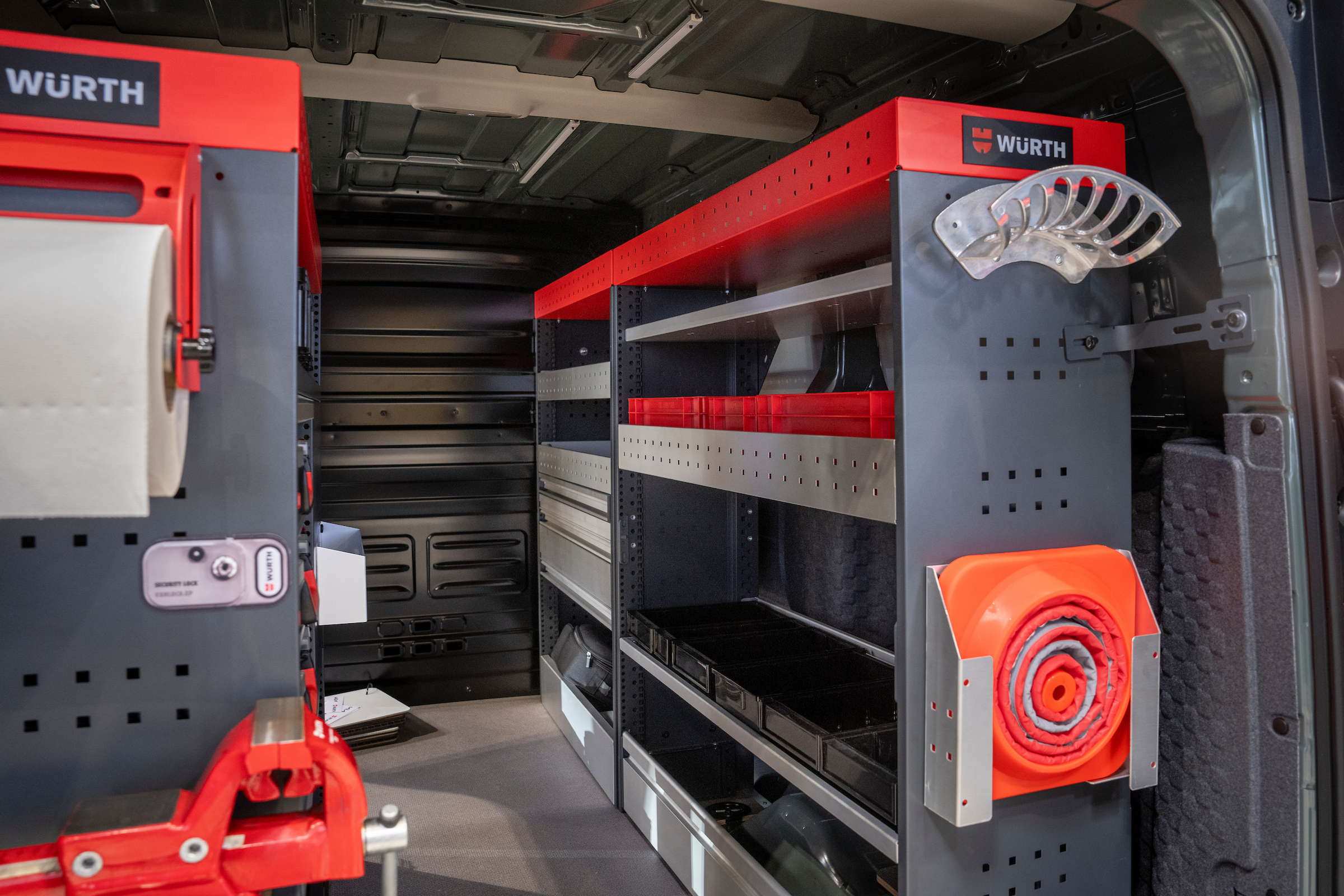 Kia strengthens PBV business at CV Show 2026 with expanded PV5 line-up and approved Kia PBV Conversion Partners