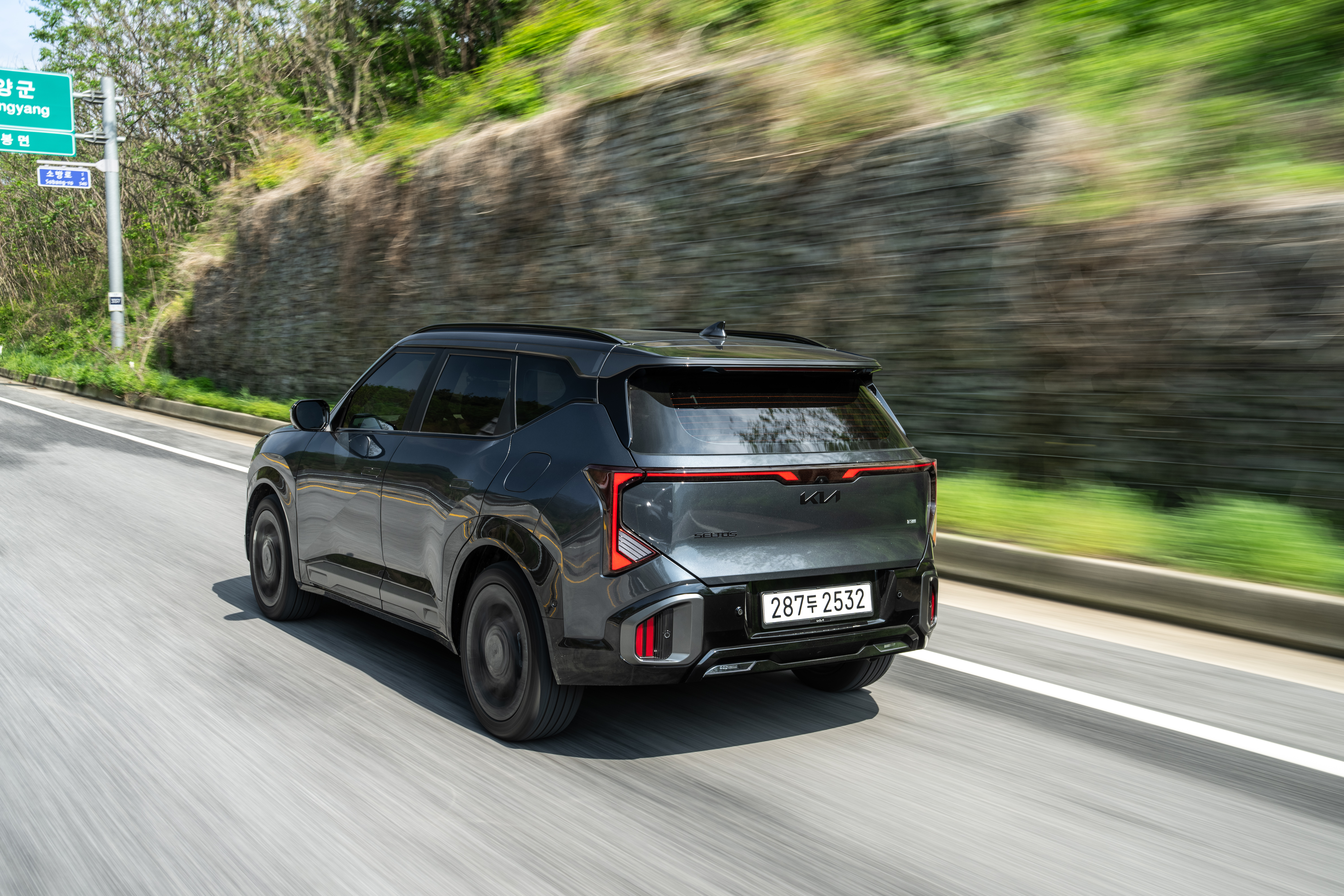 Kia Seltos HEV ‘X-Line’ (Korean) – Gravity Grey