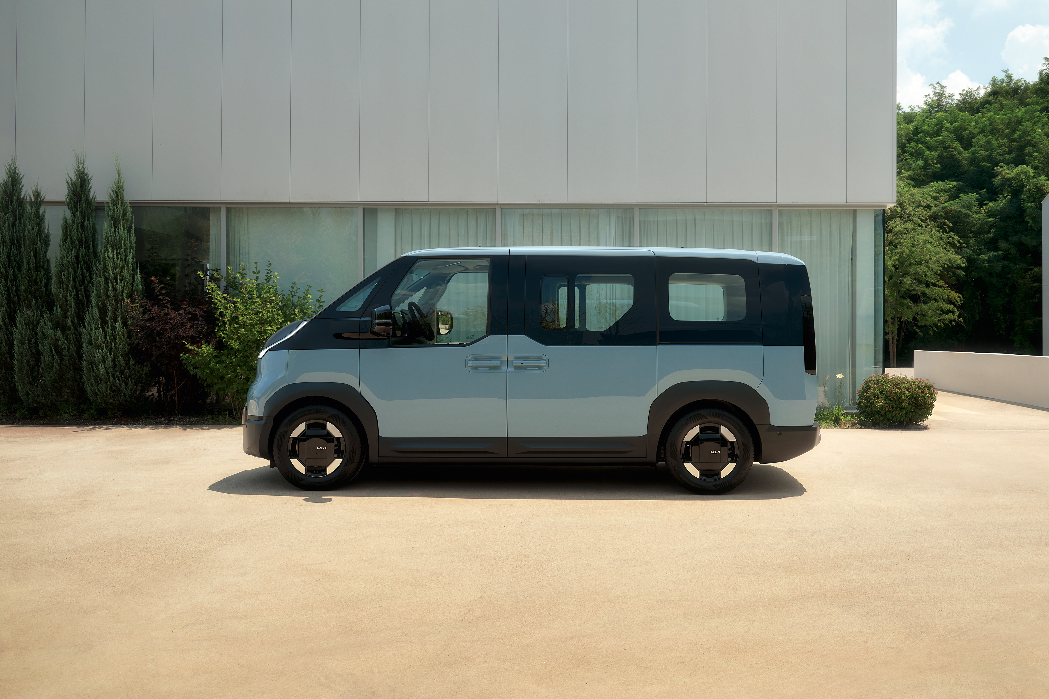 Kia updates PV5 Passenger line-up with new 7-seat variant and high-spec ‘Elite’ grade