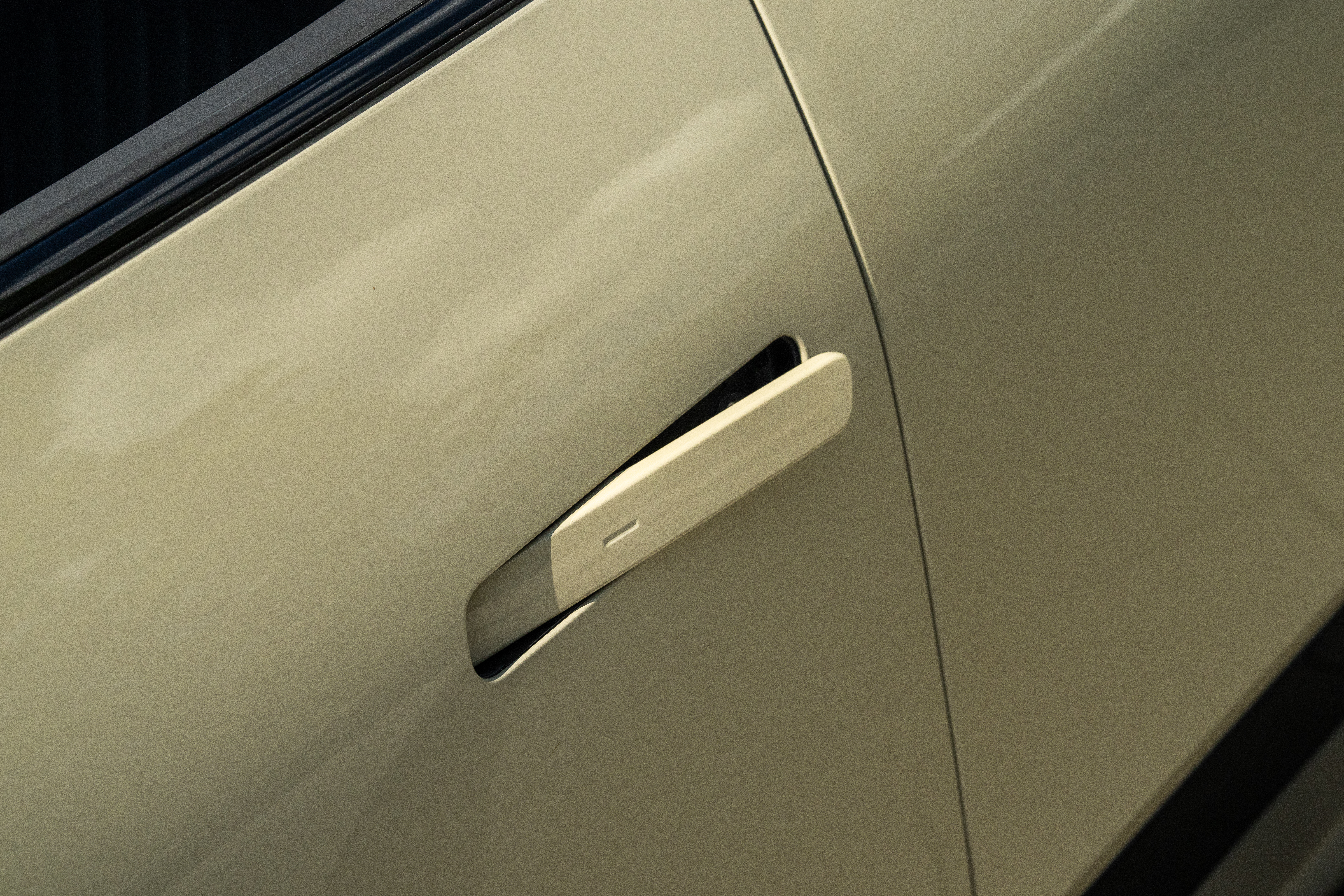 Kia Seltos ICE 'X-Line' AWD (EU) - Tan Beige