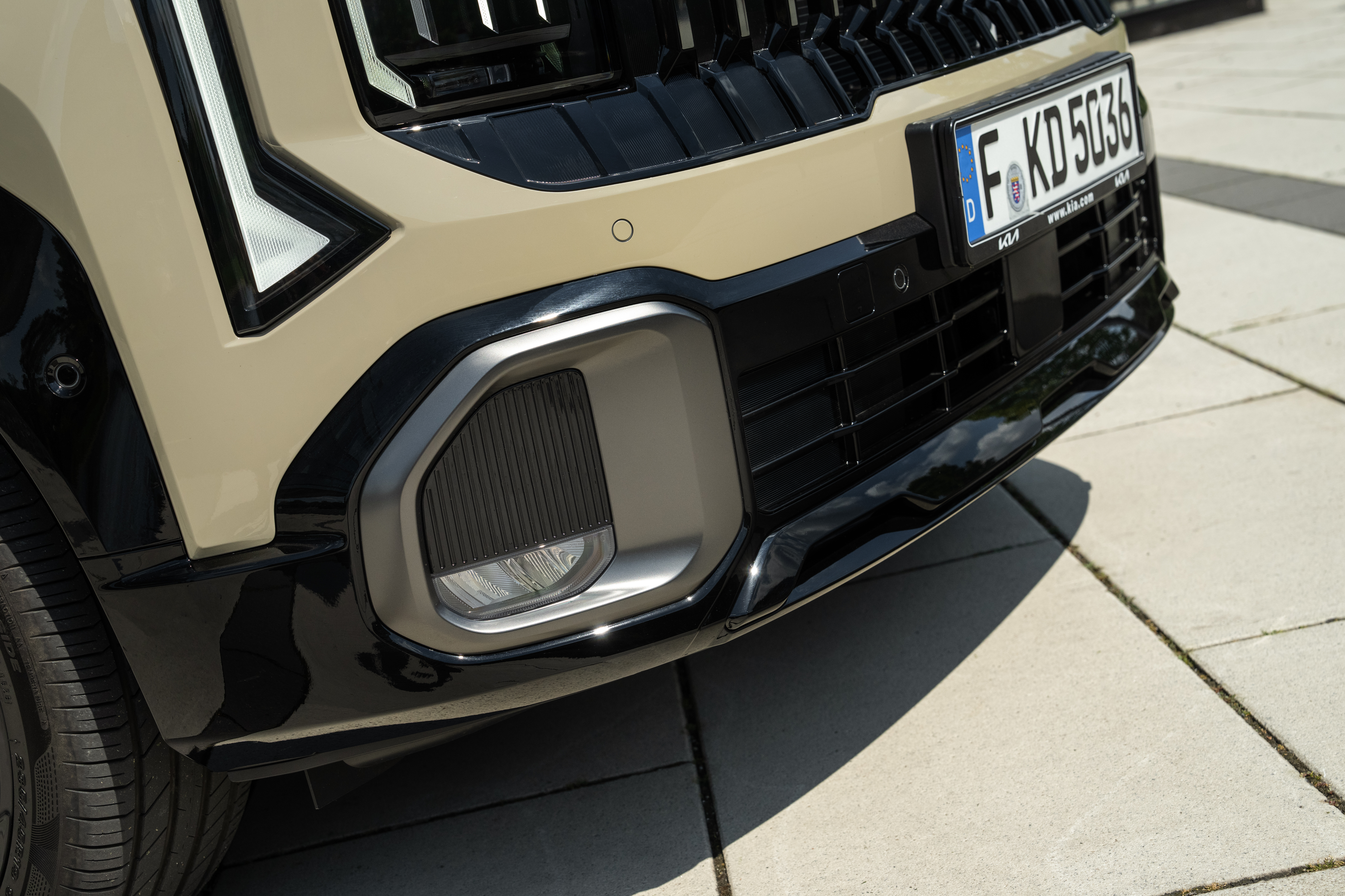 Kia Seltos ICE 'X-Line' AWD (EU) - Tan Beige
