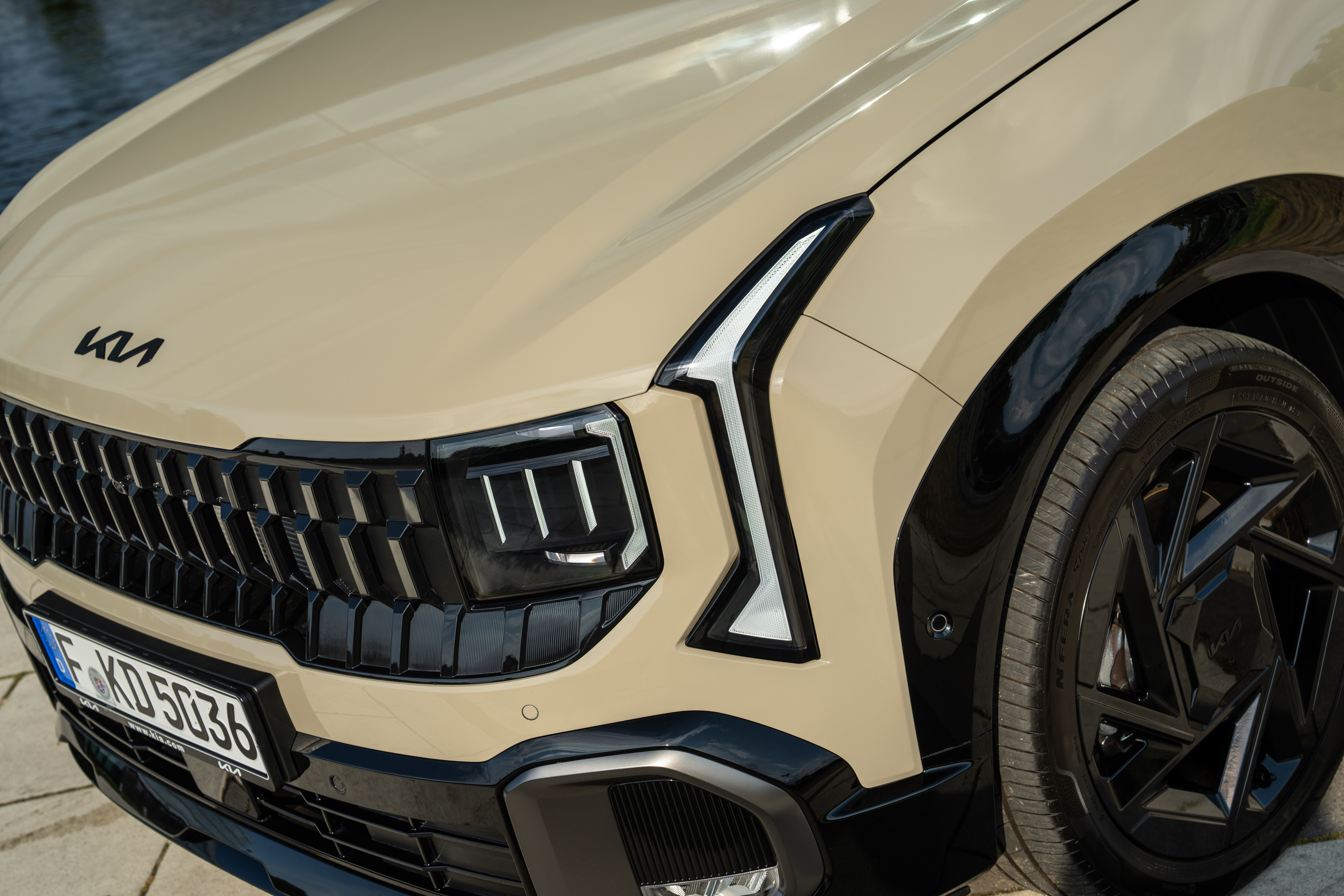 Kia Seltos ICE 'X-Line' AWD (EU) - Tan Beige