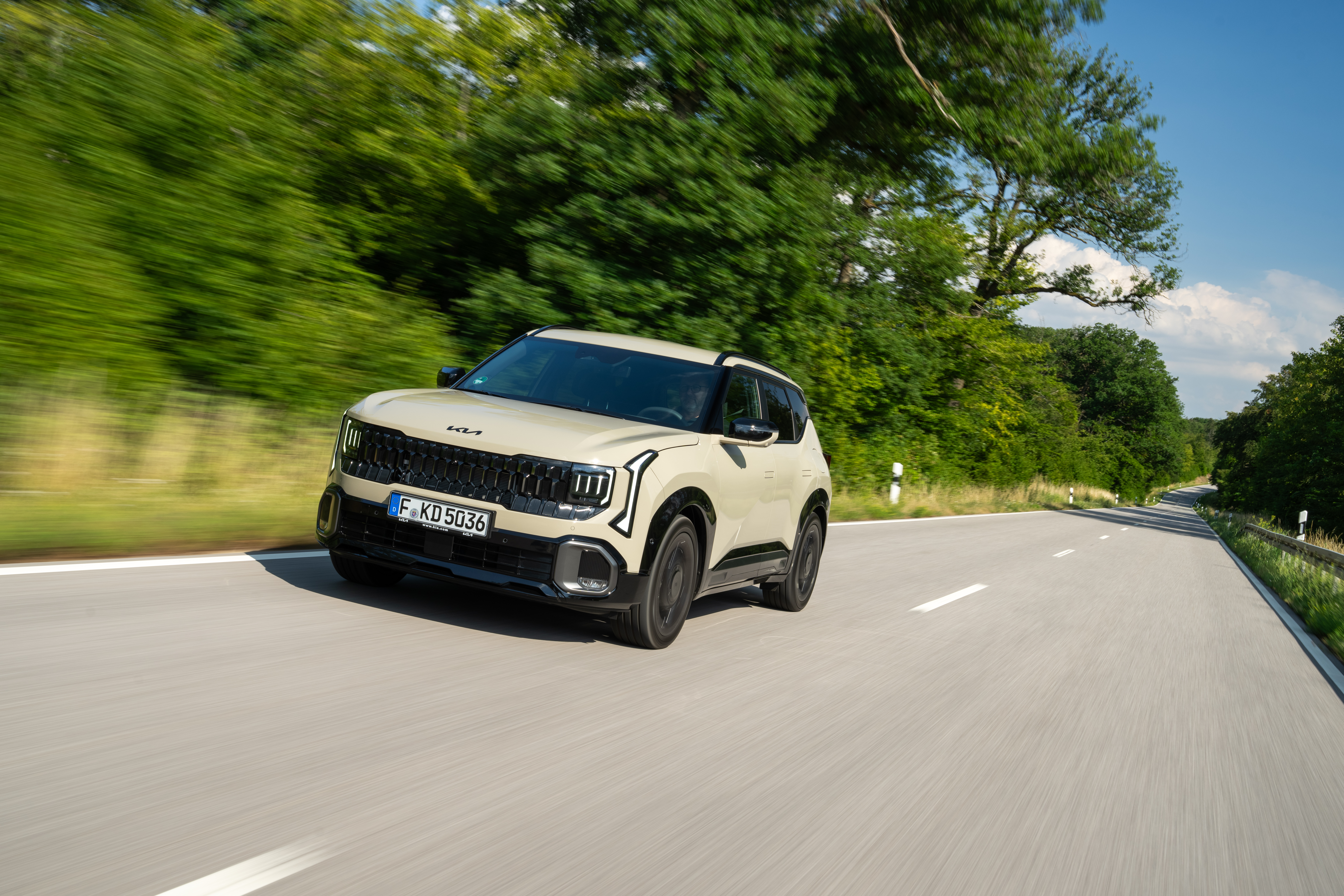 Kia Seltos ICE 'X-Line' AWD (EU) - Tan Beige