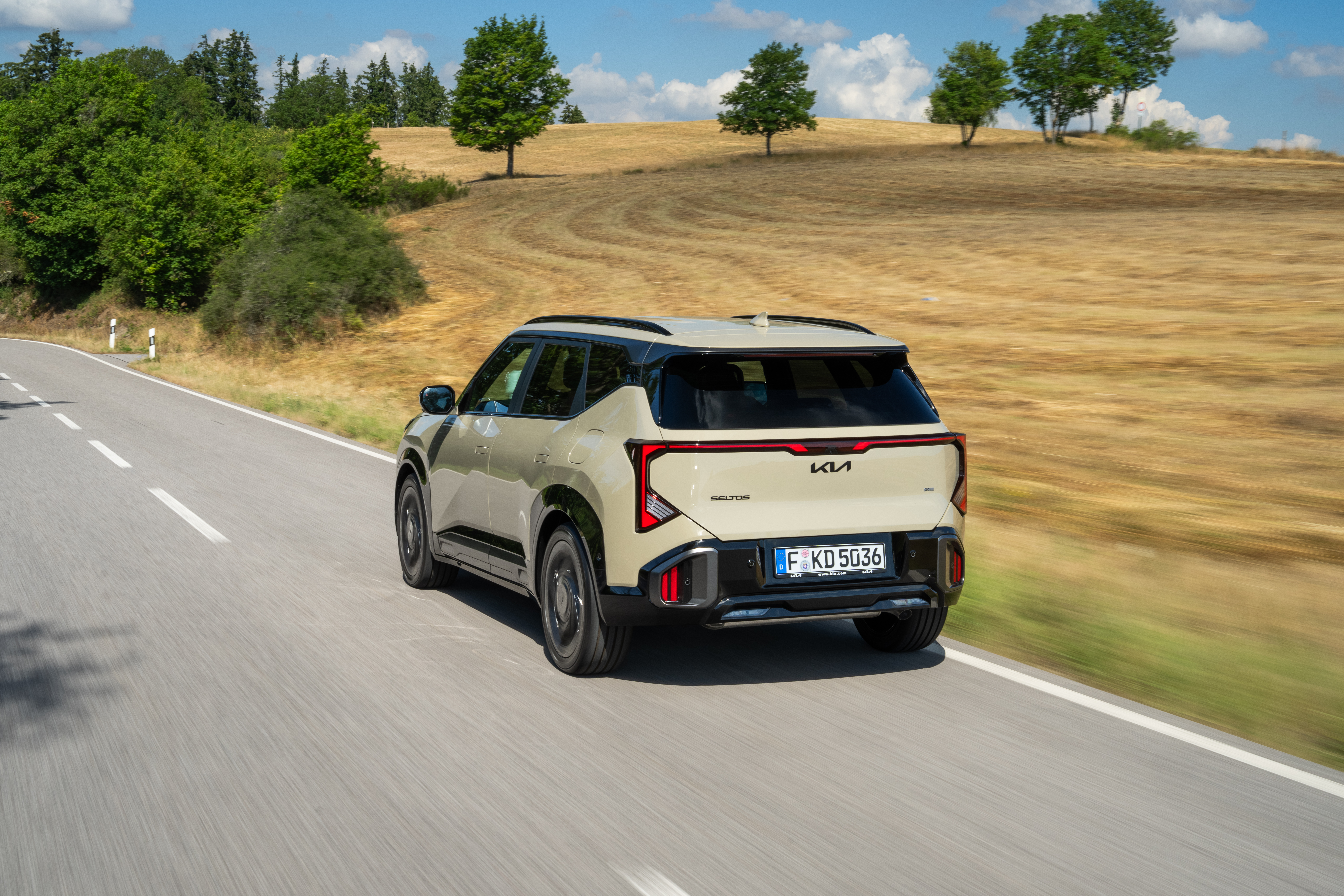 Kia Seltos ICE 'X-Line' AWD (EU) - Tan Beige