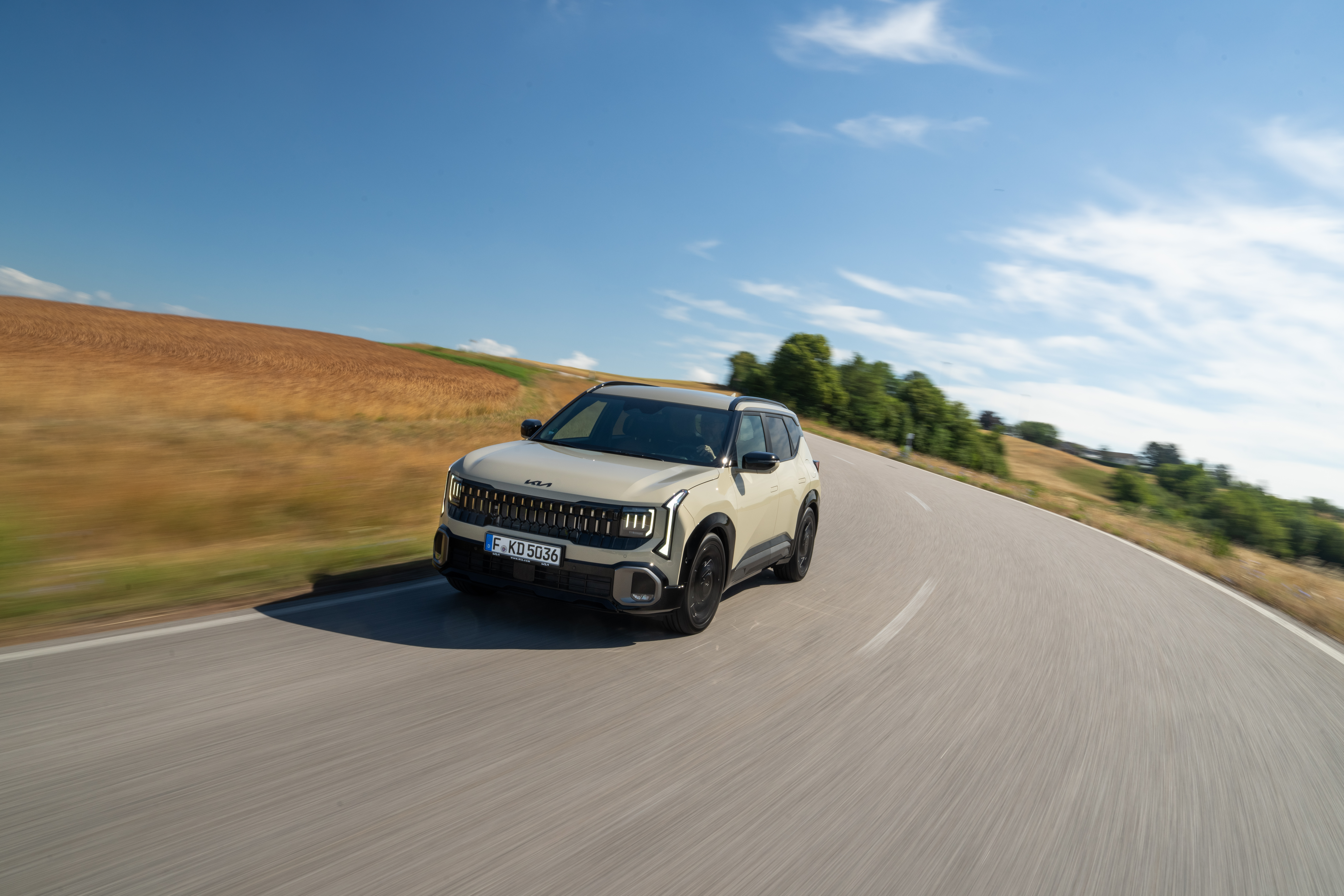 Kia Seltos ICE 'X-Line' AWD (EU) - Tan Beige