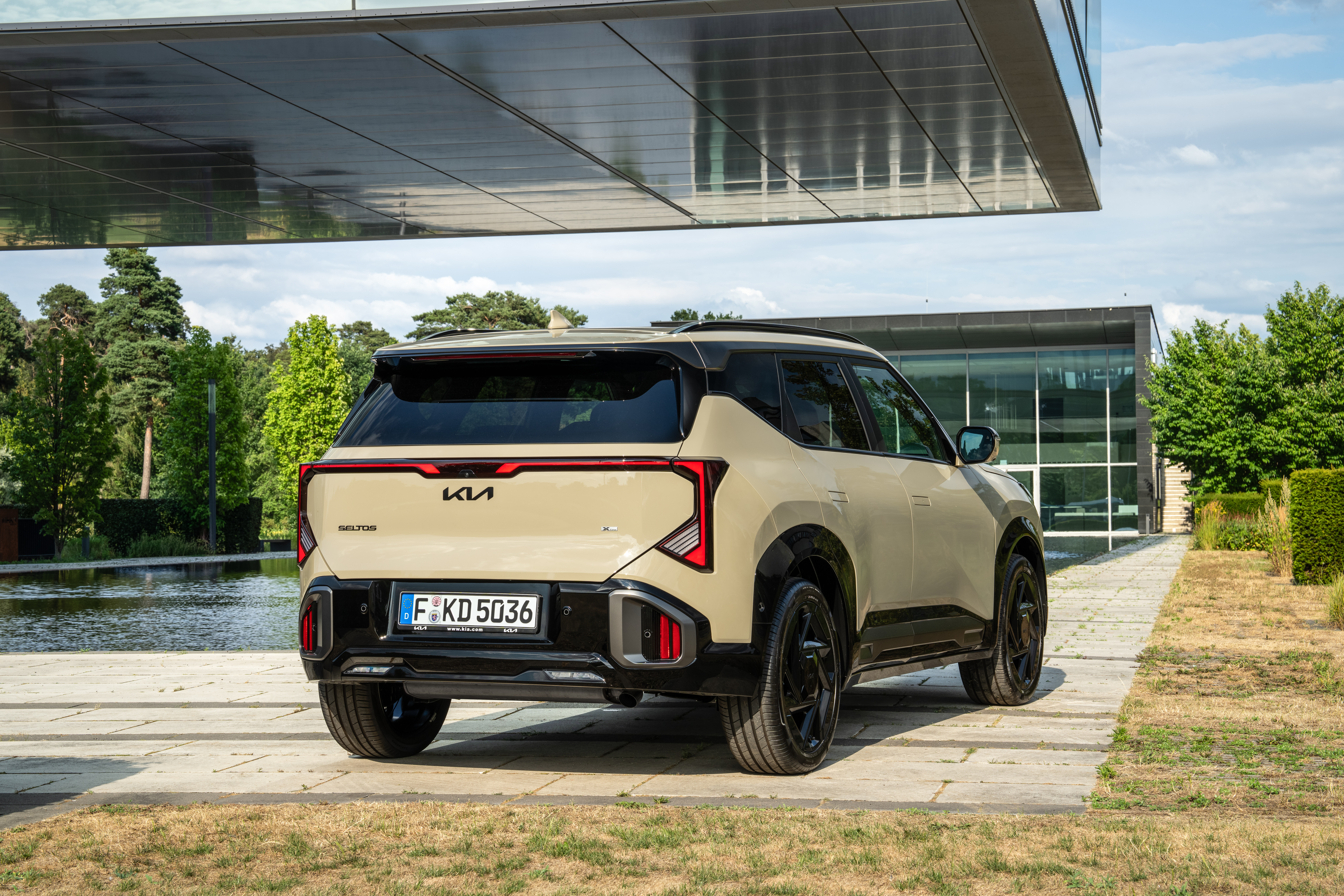 Kia Seltos ICE 'X-Line' AWD (EU) - Tan Beige
