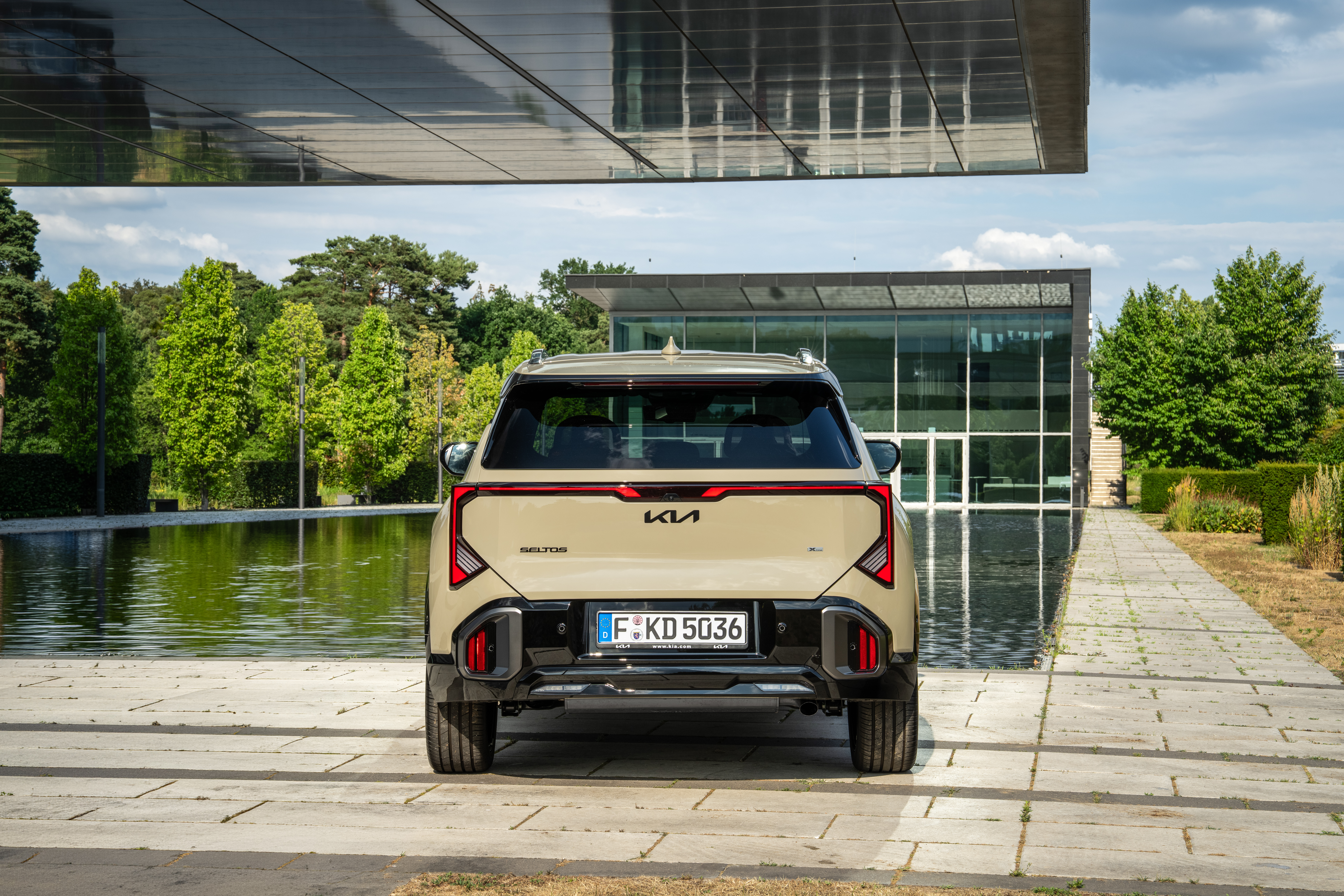 Kia Seltos ICE 'X-Line' AWD (EU) - Tan Beige