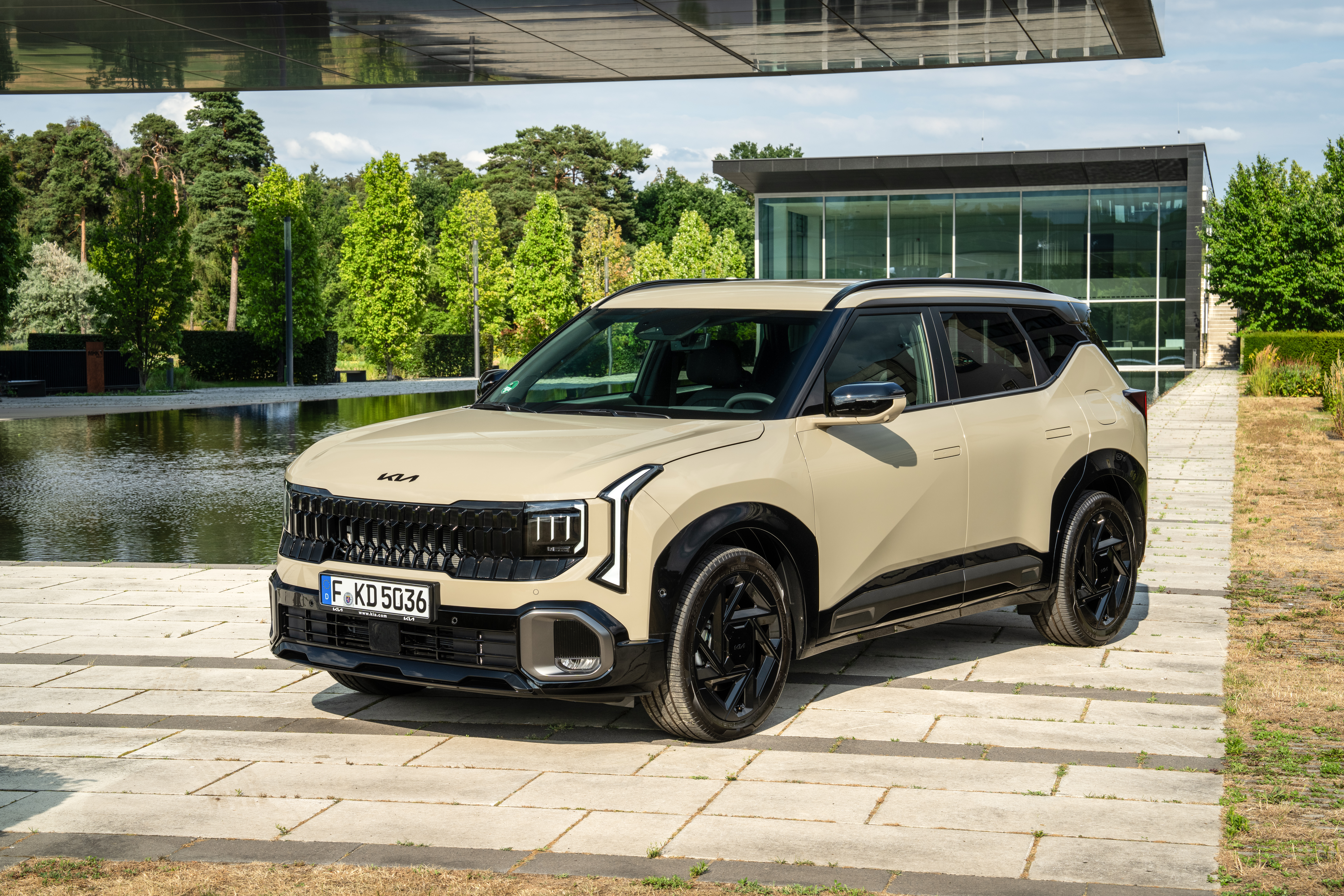 Kia Seltos ICE 'X-Line' AWD (EU) - Tan Beige