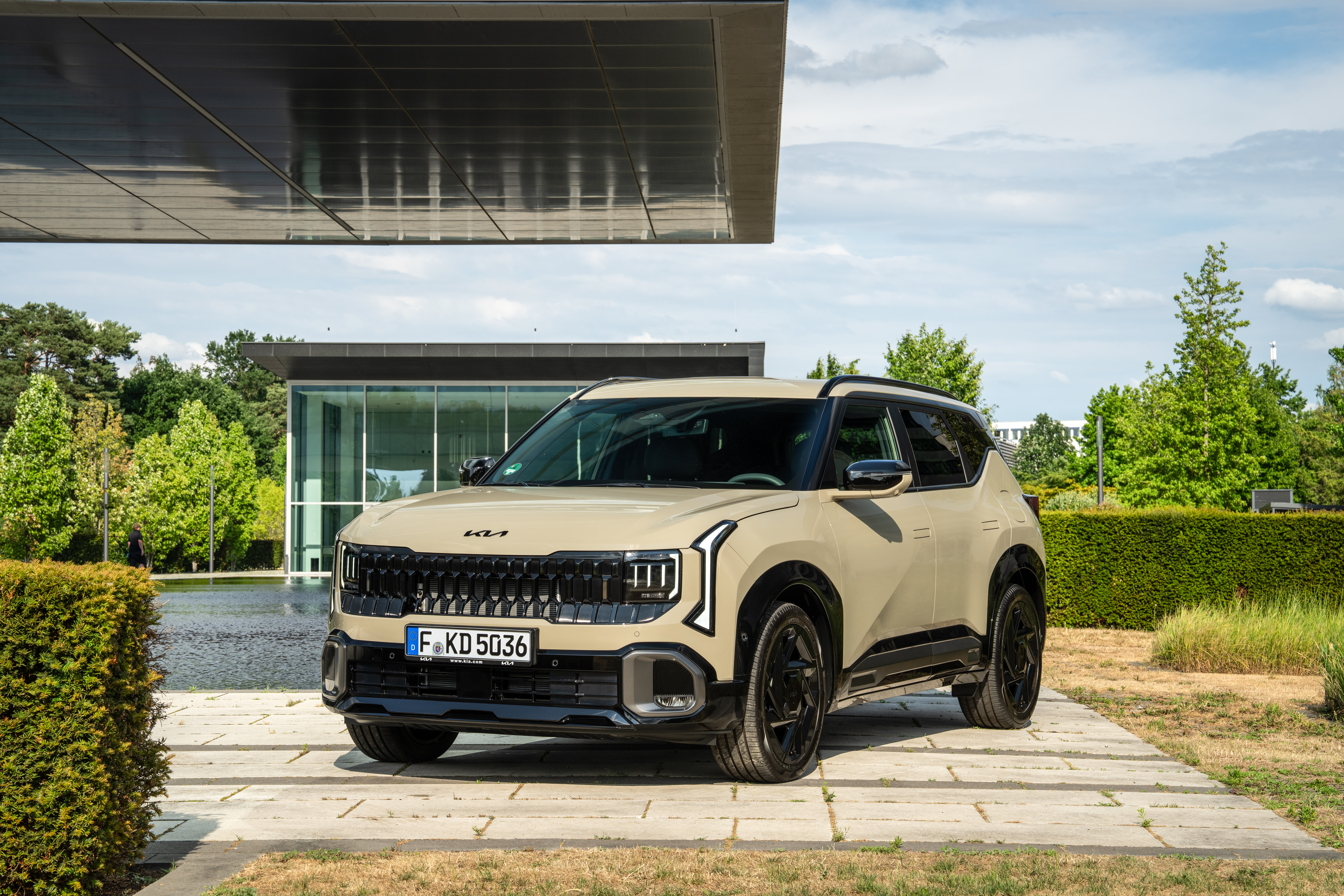 Kia Seltos ICE 'X-Line' AWD (EU) - Tan Beige