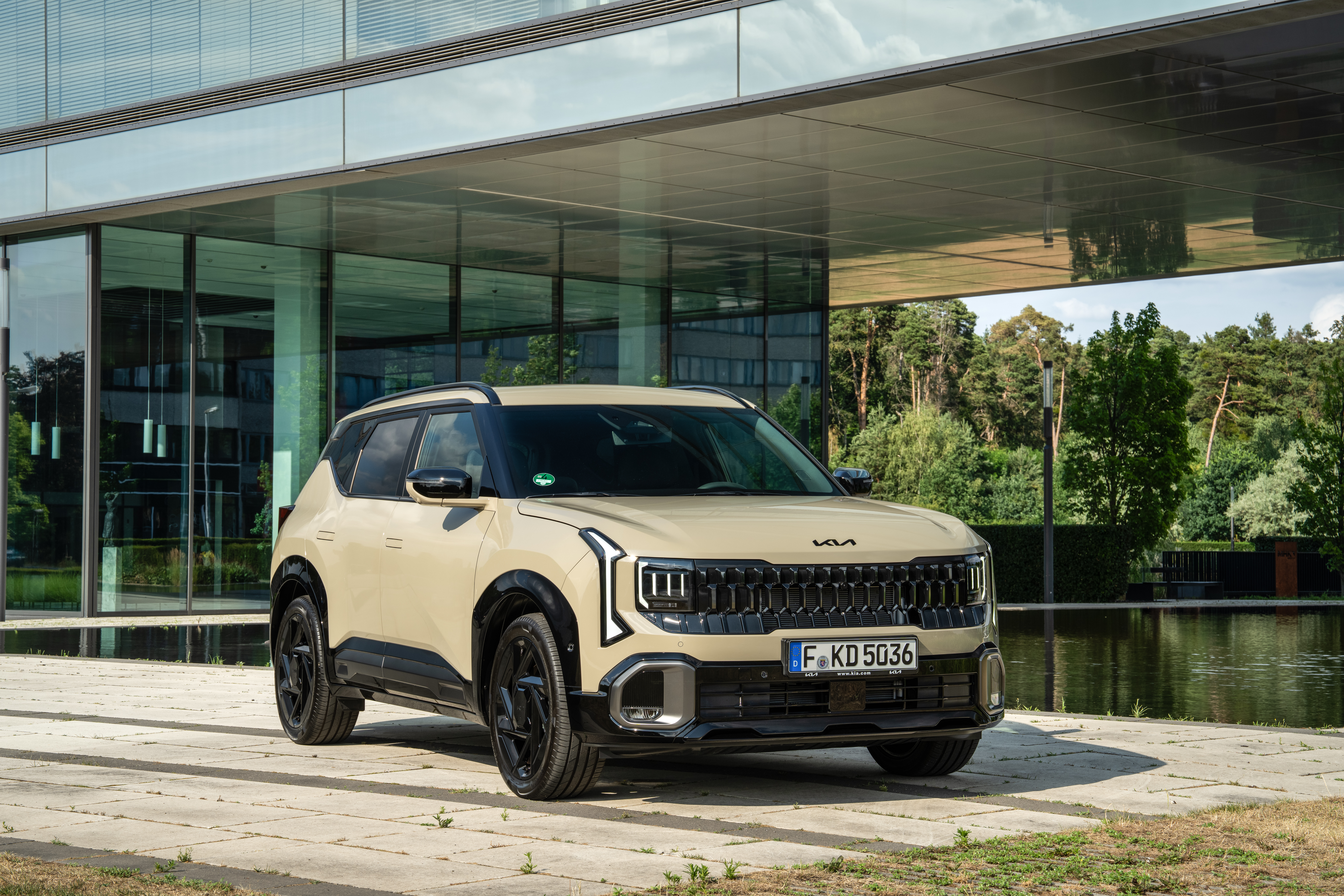 Kia Seltos ICE 'X-Line' AWD (EU) - Tan Beige