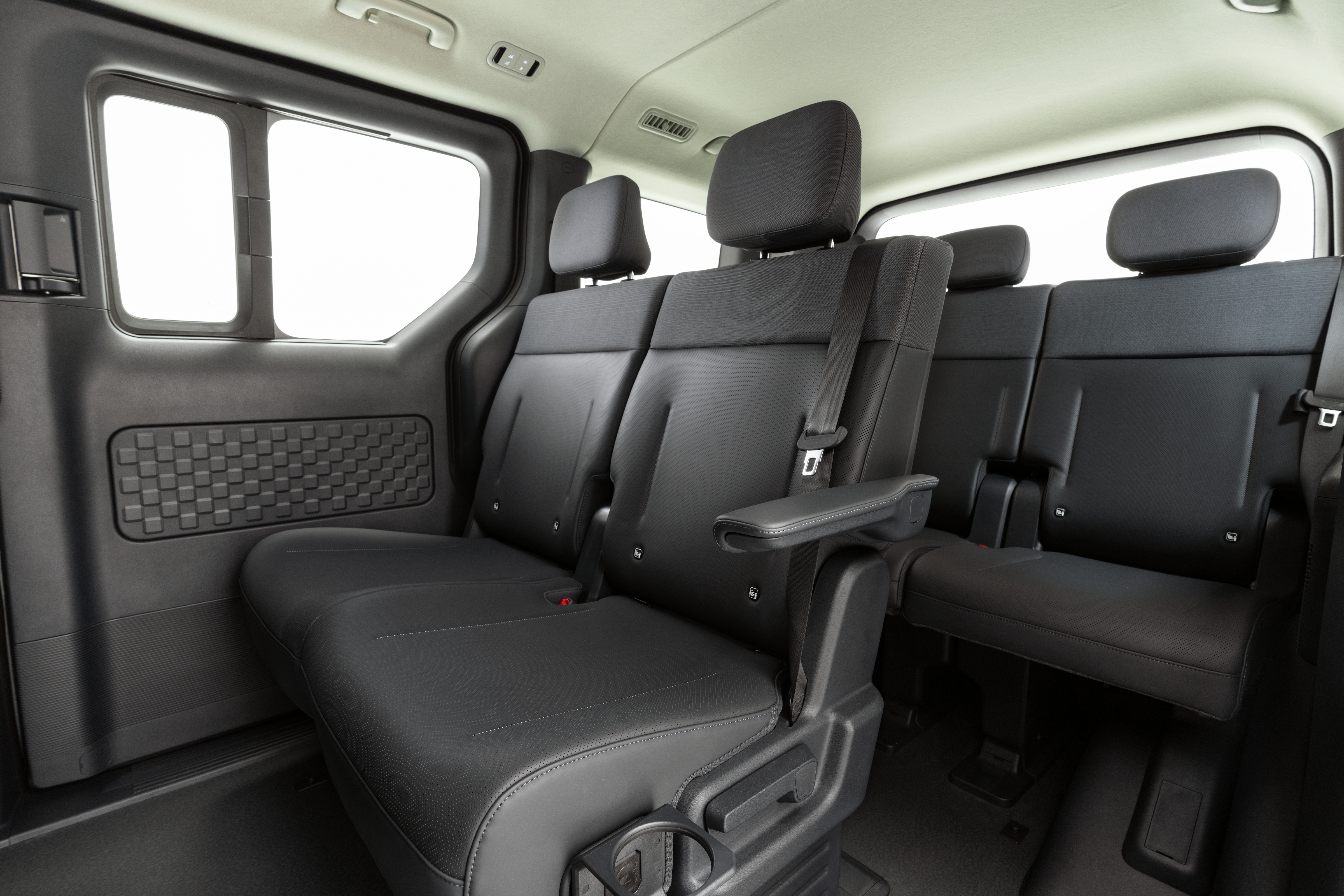 Kia PV5 Passenger 7st ‘Plus’ – pre-production (UK)  -  Lakehouse Grey