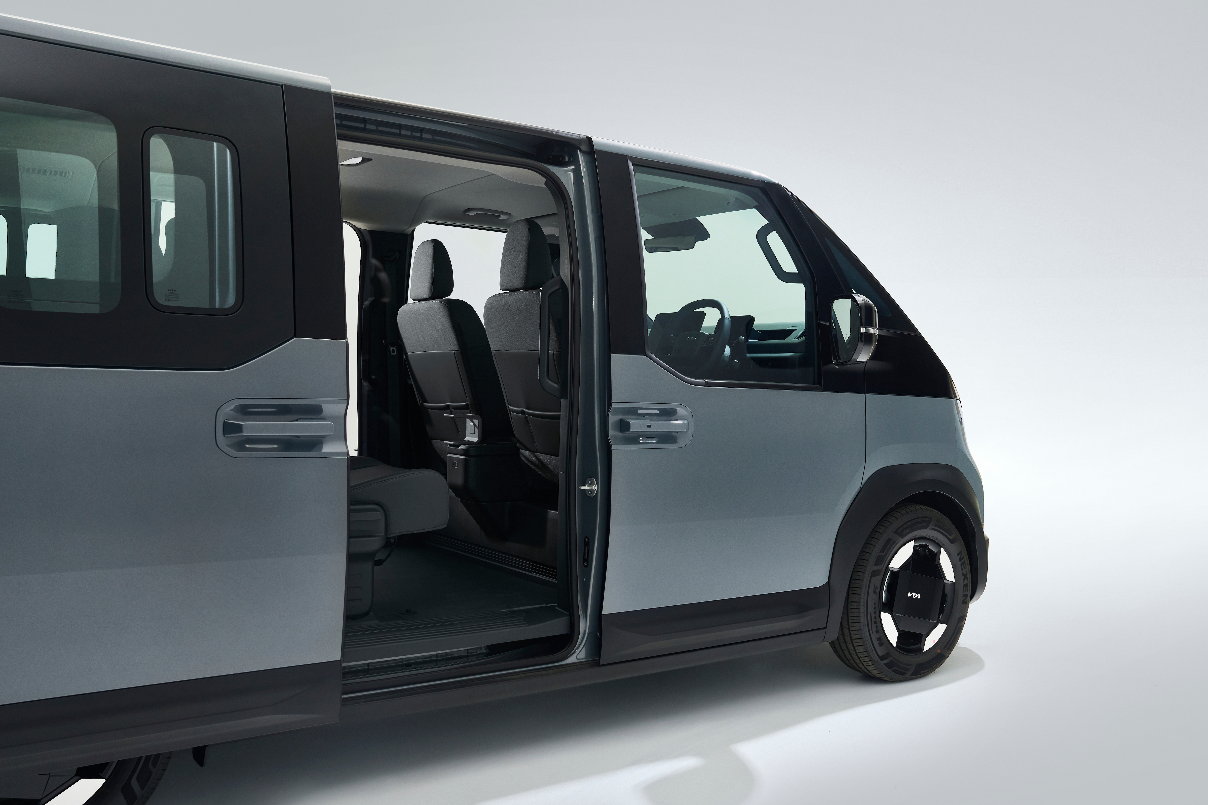 Kia PV5 Passenger 7st ‘Plus’ – pre-production (UK)  -  Lakehouse Grey