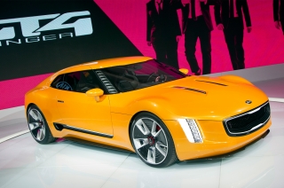 Kia GT4 Stinger concept unveiled at 2014 Detroit Motor Show